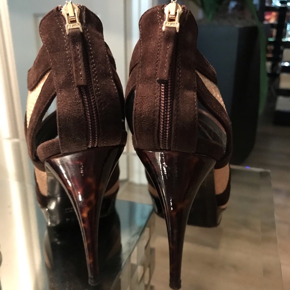 S O L D ‼️‼️‼️Fendi Heels - Picture 2 of 6